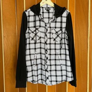 Hot Topic Hooded Flannel Button-Up Shirt with Black Sleeves